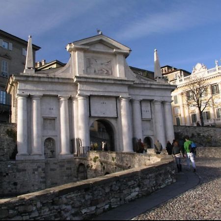 B&B Sotto Le Mura 贝尔加莫 外观 照片